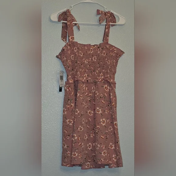 As U Wish Floral Dress Juniors Size Large NWT - Picture 1 of 3